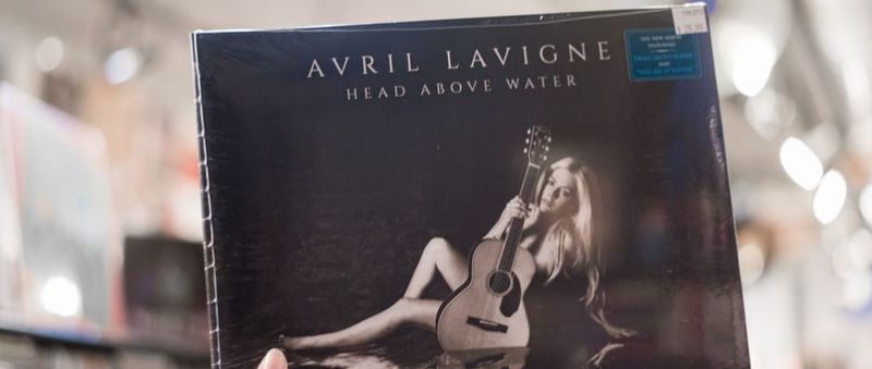 Featured Artist: Avril Lavigne, 